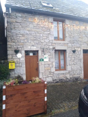 Hotels in Montigny-Sur-Meuse